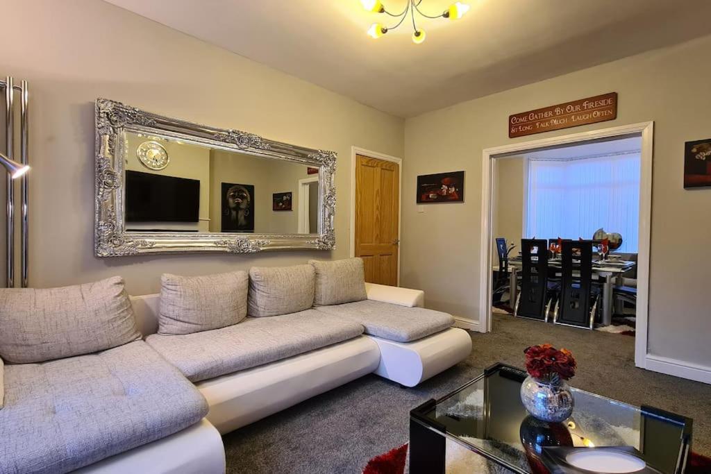 Stunning Holiday Home. Free Parking. Manchester Exterior foto