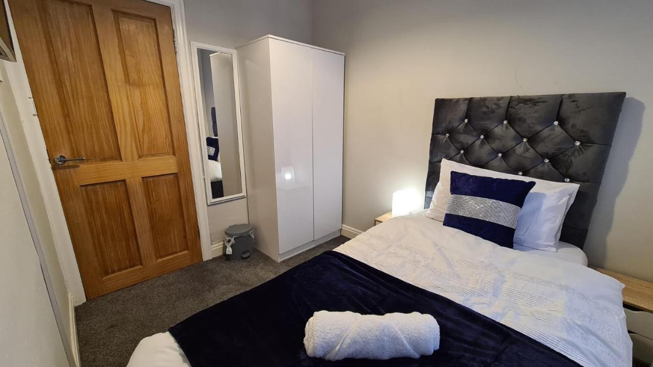 Stunning Holiday Home. Free Parking. Manchester Exterior foto