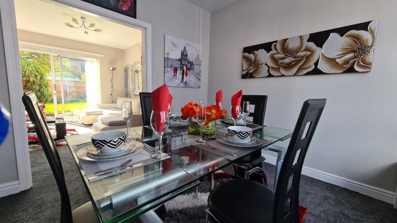 Stunning Holiday Home. Free Parking. Manchester Exterior foto